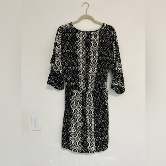 Liberty Love Size L Black Ogee Print 3/4 Sleeve V-Neck Dress - Picture 5 of 9